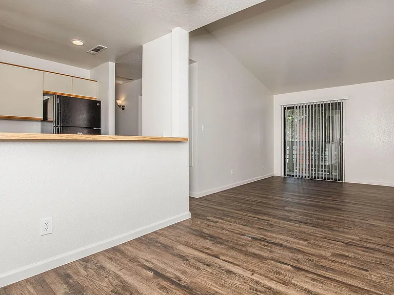Victoria Square Apartments — Photo 50