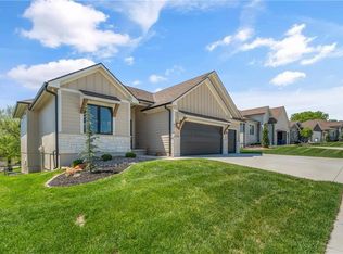 4316 NE Hideaway Dr, Lees Summit, MO 64064