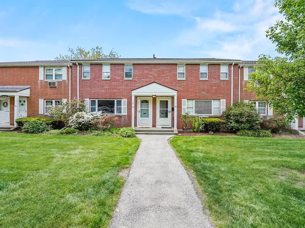56 Village Green Dr Unit 56, North Andover, MA 01845