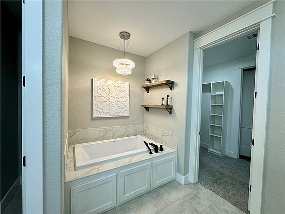 4th image of 7425 Garrison Creek Dr