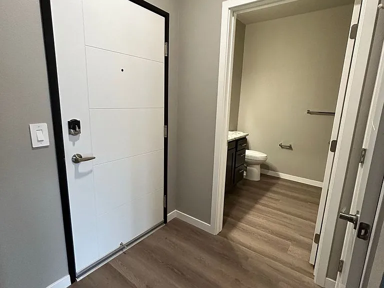 Kraewood Flats - Summer Rent Special through July 31 2026 — Photo 42