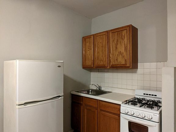 5th image of 1050 W George St #205RA