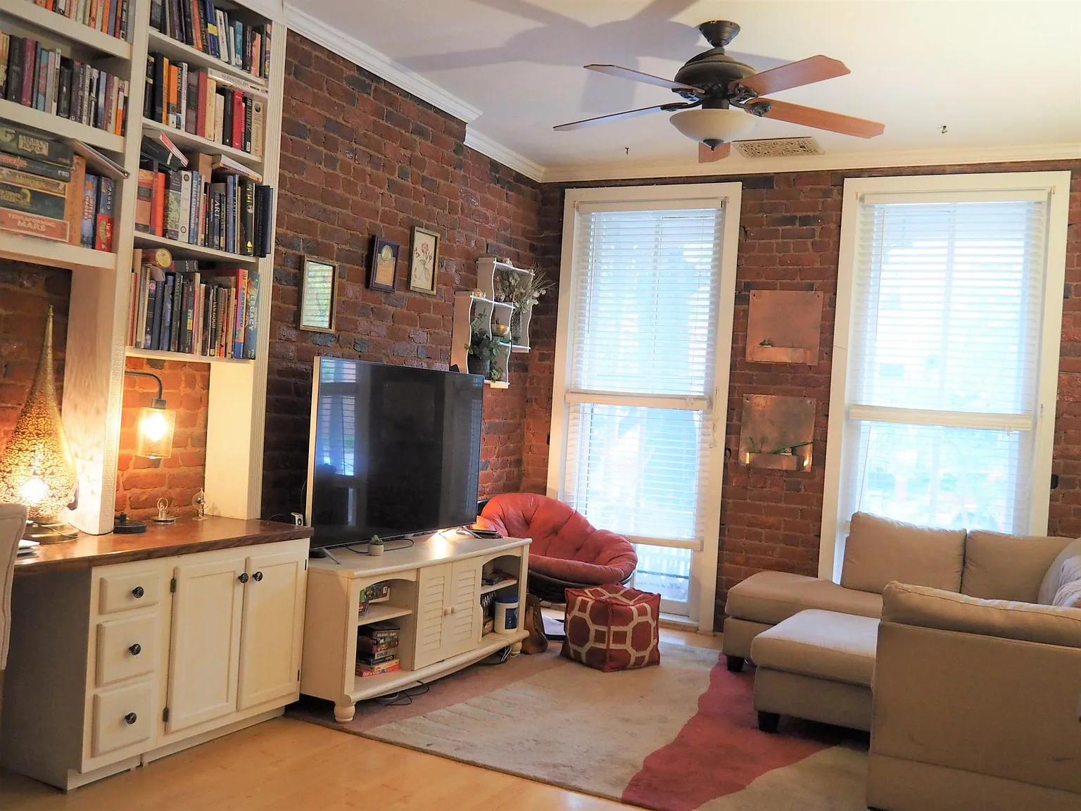 2 bed, 2.5 bath, 1482 sqft, $2,300 — Photo 3