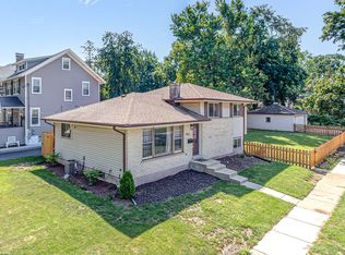 403 S Washington St, Wheaton, IL 60187