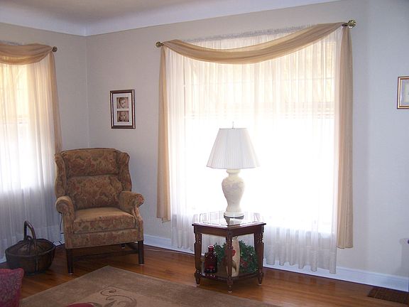 Living Rm #2 showing coved ceilings