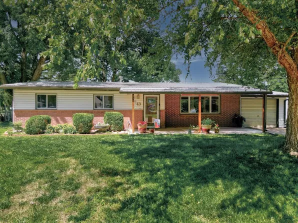 13 Roberts Ct, Winfield, KS 67156