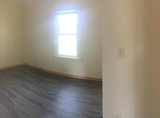 924 N Jackson Ave, Mason City, IA 50401