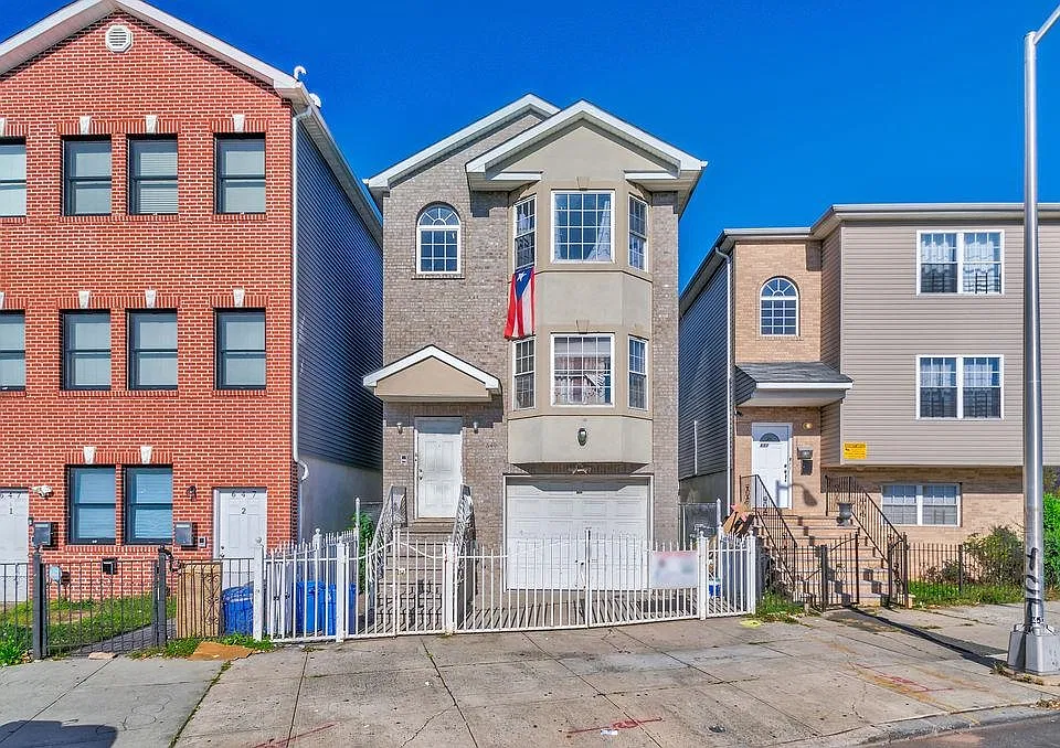 649 Ocean Ave #1