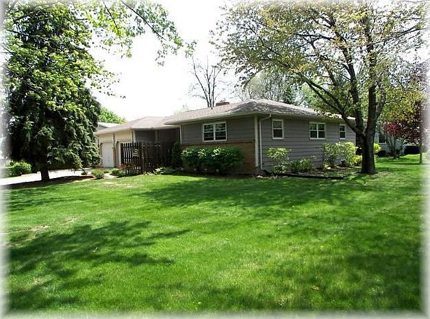 1st image of 1121 S Geneva Dr