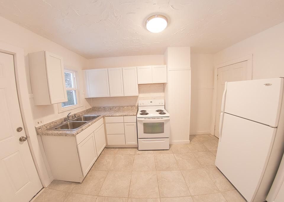 1st image of 1007 Corregidor Cir