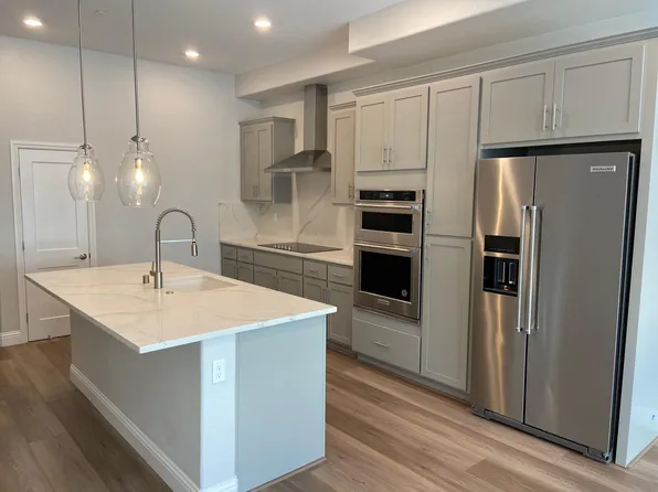 210 Waters Park Cir #301, San Mateo, CA 94403