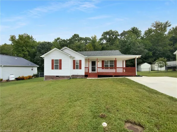 16 Skye Trl, Thomasville, NC 27360