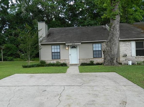 2nd image of 2033 Pecan Ct