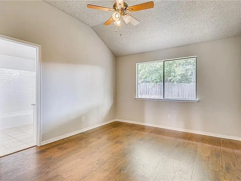 2110 Taylor Simonetti Ave — Photo 10