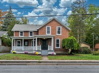 211 Bridge St W, Greater Napanee, ON K7R 2E5