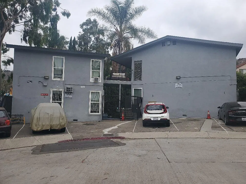 2 bed, 800 sqft, $2,295 — Photo 1
