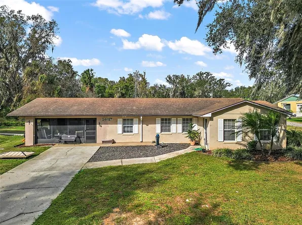 28027 Leuty Rd, Okahumpka, FL 34762