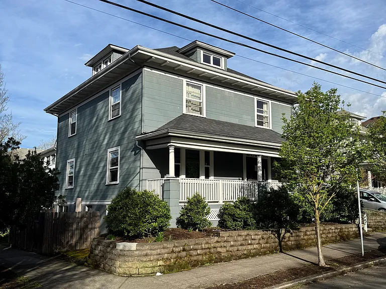 1035 SE 14th Ave #2 — Photo 1
