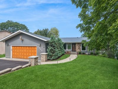 2202 Lake Shore Dr, Lindenhurst, IL, 60046