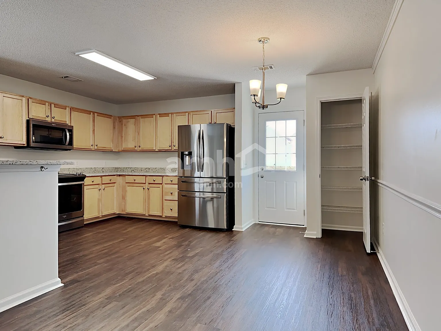 5 bed, 3.0 bath, 2310 sqft, $2,530 — Photo 3