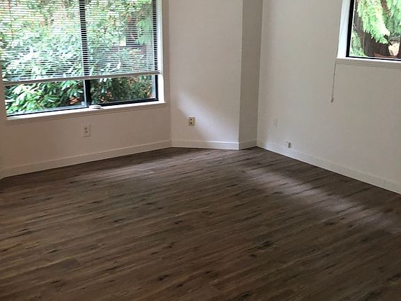4th image of 4222 Winns Hollow Ln #1