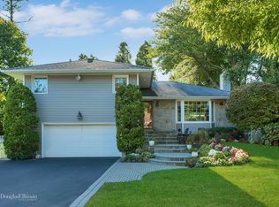 67 Flower Ln, Jericho, NY 11753