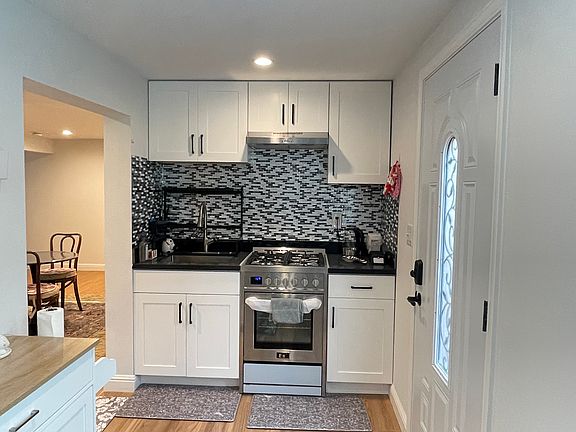 3rd image of 175 Essex Way