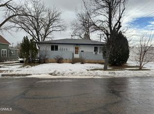307 N Montana St, Elgin, ND 58533