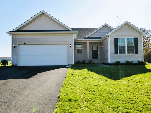 White Oaks Ct, Wonder Lake, IL 60097