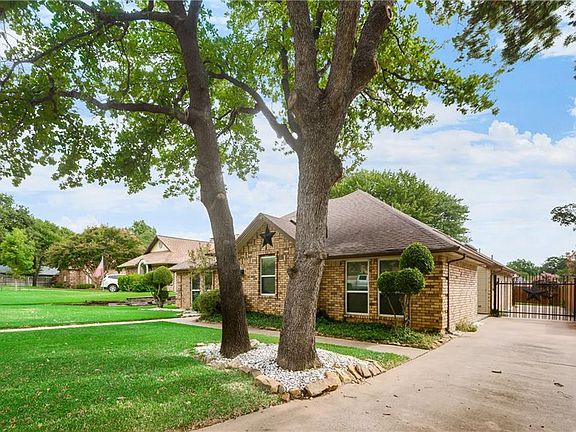 3rd image of 7508 Kingswood Ct