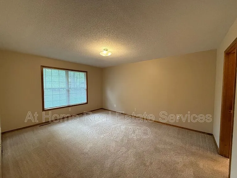 3324A S Leawood Ave — Photo 11
