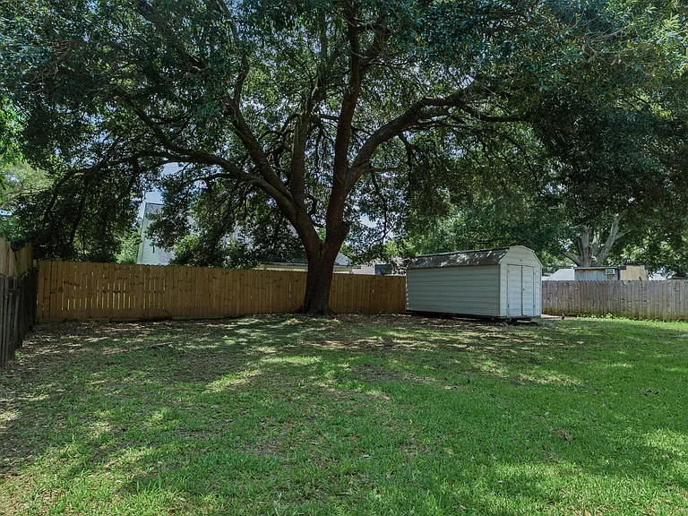 118 Village Green Dr — Photo 23