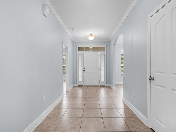3rd image of 144 Crab Apple Ave