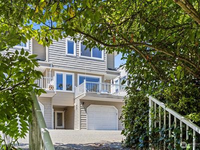 9215 Linden Avenue N, Seattle, WA, 98103