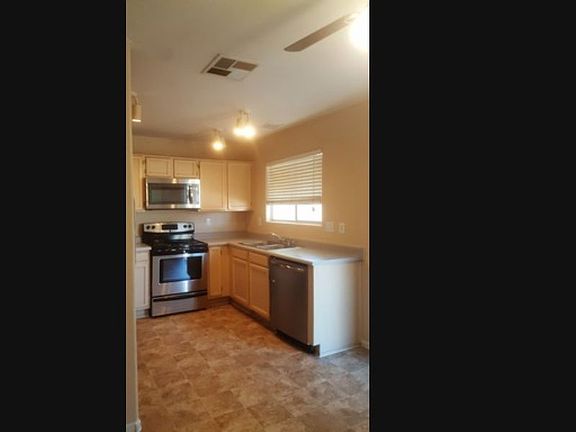 3rd image of 17622 N 28th Dr