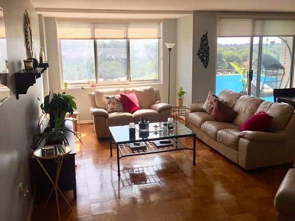 2nd image of 10401 Grosvenor Pl APT 918