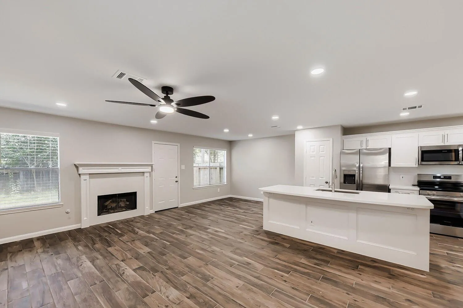 2 bed, 2.5 bath, 1525 sqft, $2,000 — Photo 3