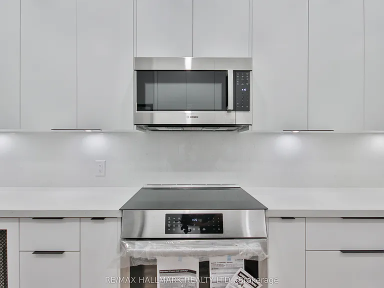 639 Broadview Ave #MAIN FL — Photo 19