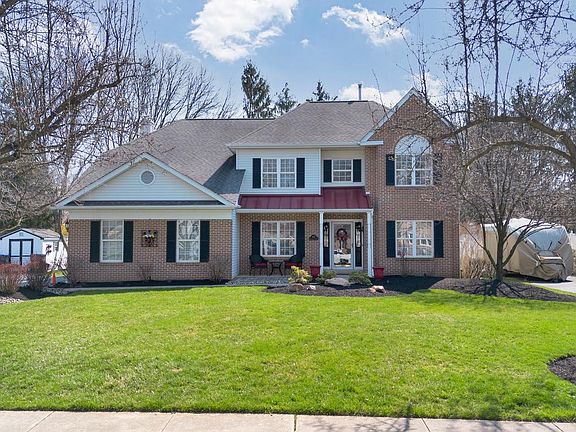 2nd image of 492 Shakespeare Dr