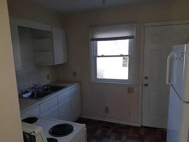1st image of 1298 E 18th Ave