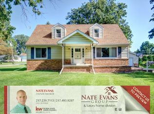 805 E Richardson St, Farmer City, IL 61842