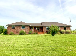9155 Oak Way Dr, Mountain Grove, MO 65711