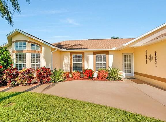 4th image of 4338 SW 25th Ave
