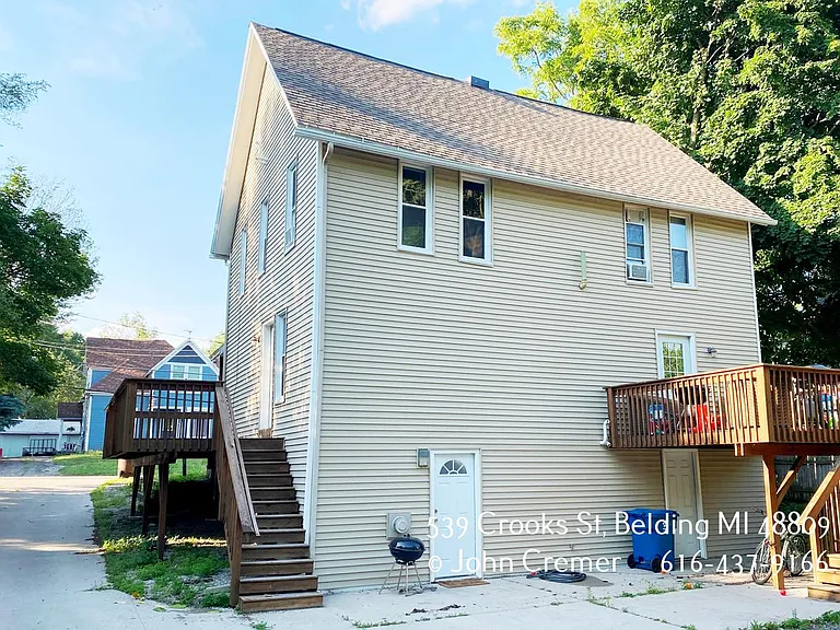 539 Crooks St — Photo 2