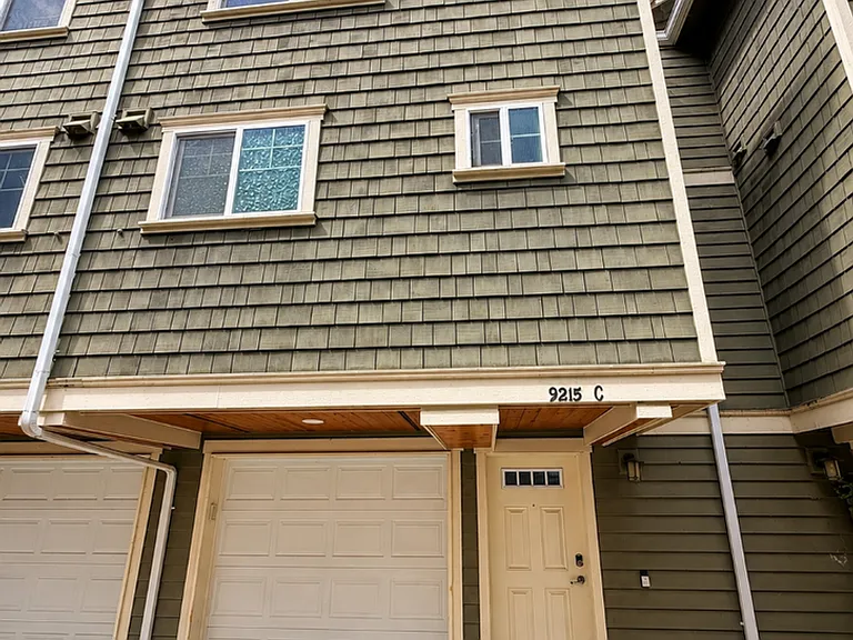 9215 Roosevelt Way NE #C — Photo 1