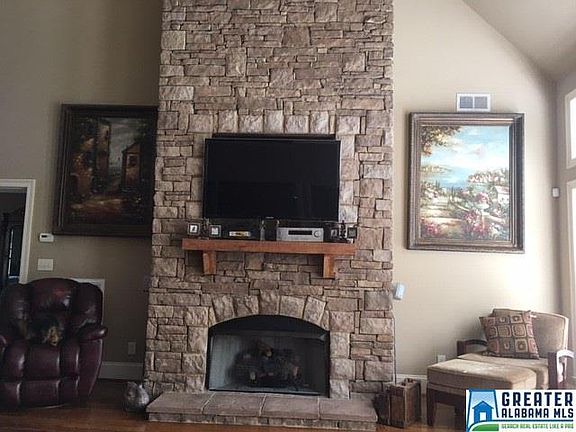 4th image of 476 Sonnys Ln