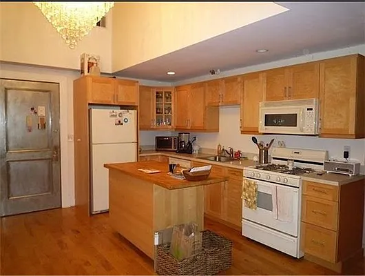 Rented by R New York | media 3