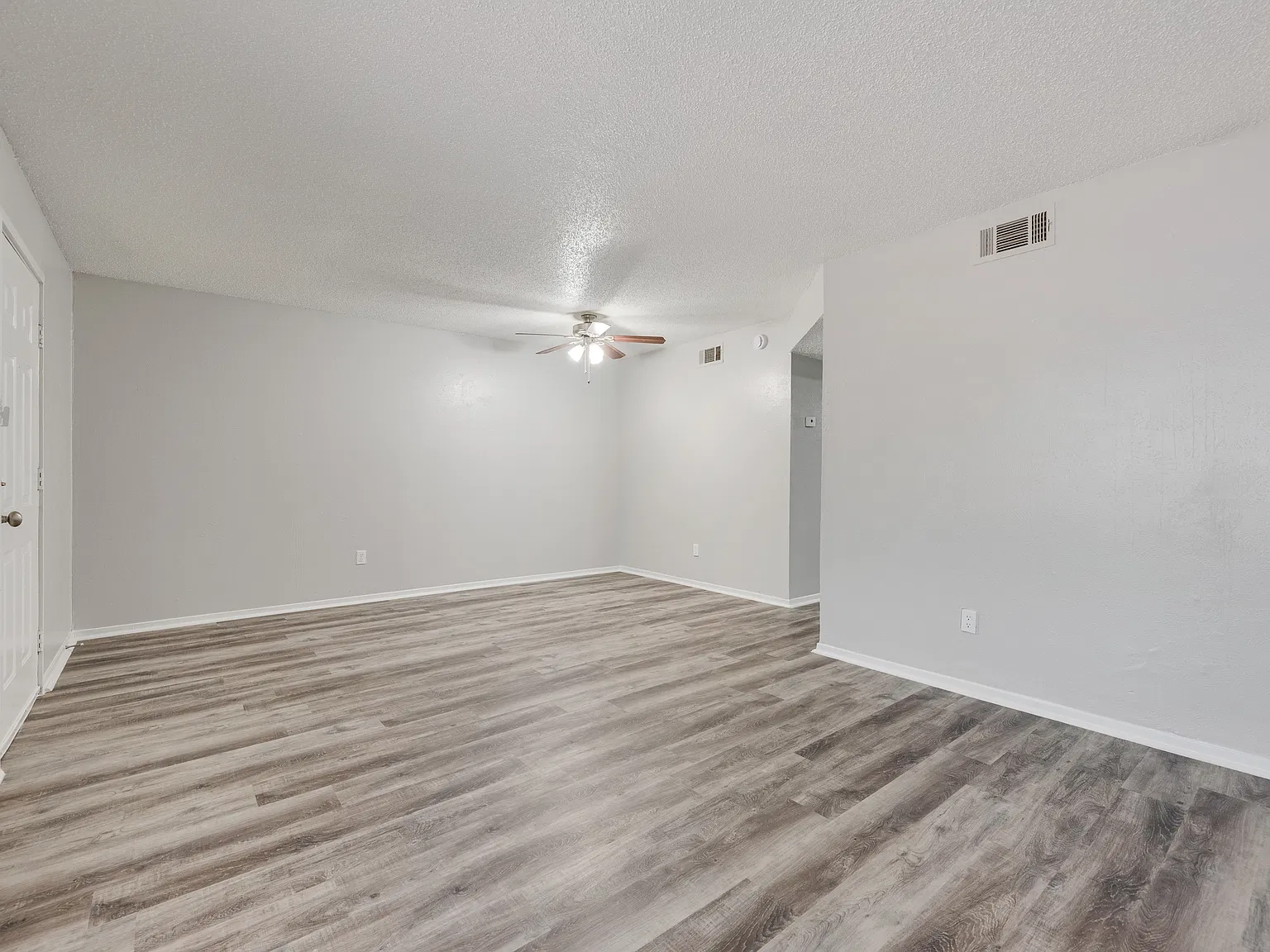 6626 Reeves St — Photo 2