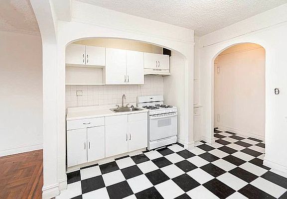 5th image of 47-51 40th St #3B