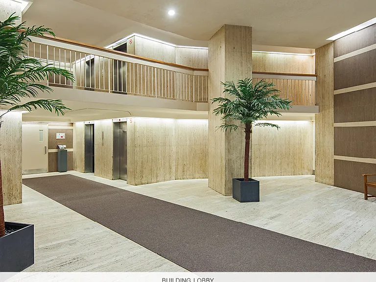 49 Thorncliffe Park Dr — Photo 1